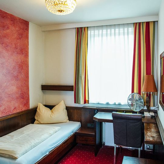 Einzelzimmer im Hotel Lokomotive in Linz.